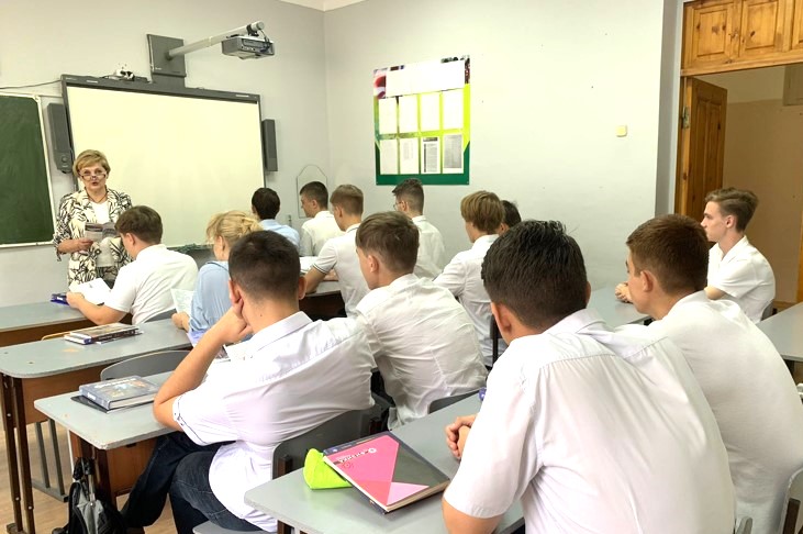 Кафедра туризма и гостеприимства провела профориентационные встречи с абитуриентами в Анапе.