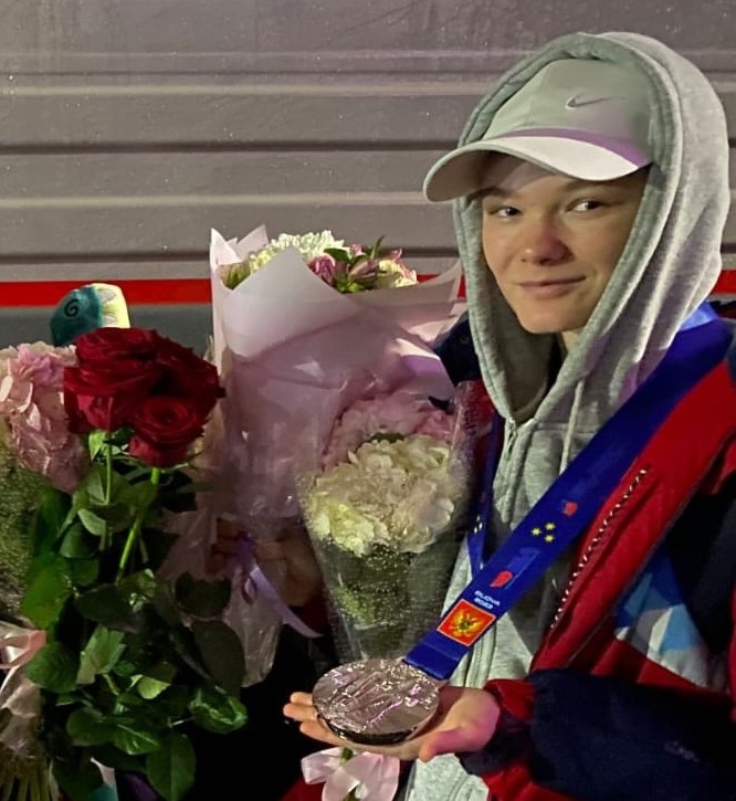 ПОЗДРАВЛЯЕМ! Студентка КГУФКСТ Валерия Линькова завоевала серебряную медаль молодёжного чемпионата Европы по боксу.