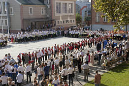 Торжественная линейка, посвящённая началу учебного года (02.09.2019)