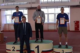 В легкоатлетическом манеже КГУФКСТ прошли соревнования, посвященные Дню защитника Отечества.