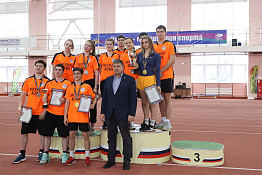 В легкоатлетическом манеже КГУФКСТ прошли соревнования, посвященные Дню защитника Отечества.