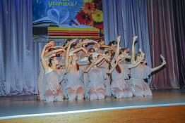 В Кубанском государственном университете физической культуры, спорта и туризма прошел праздничный концерт, посвященный Дню учителя.