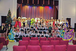 В Кубанском государственном университете физической культуры, спорта и туризма прошел праздничный новогодний концерт.