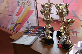 В легкоатлетическом манеже КГУФКСТ прошли соревнования, посвященные Дню защитника Отечества.