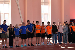 В легкоатлетическом манеже КГУФКСТ прошли соревнования, посвященные Дню защитника Отечества.