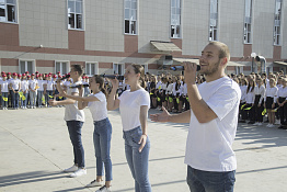 Торжественная линейка, посвящённая началу учебного года (02.09.2019)