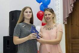 Вручение дипломов: Гуманитарный колледж (04.07.2019)