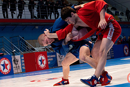 ПОЗДРАВЛЯЕМ! Студент КГУФКСТ завоевал золото на Первенстве России по самбо.