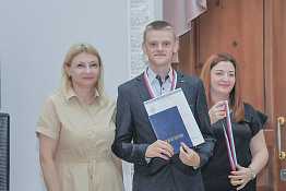 Выпускники факультета спортивного менеджмента, педагогики и психологии торжественно отпраздновали вручение дипломов.