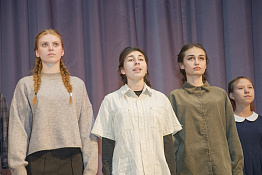 В КГУФКСТ в преддверии Дня Победы прошло театрализованное представление «Птицы белые мои».