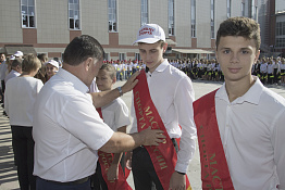 Торжественная линейка, посвящённая началу учебного года (02.09.2019)