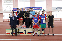 В легкоатлетическом манеже КГУФКСТ прошли соревнования, посвященные Дню защитника Отечества.