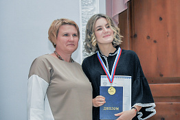 Выпускники факультета спортивного менеджмента, педагогики и психологии торжественно отпраздновали вручение дипломов.