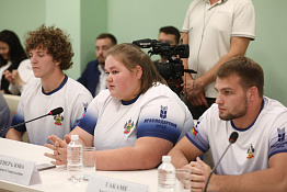 В Центре водных видов спорта КГУФКСТ состоялась встреча с Губернатором Краснодарского края Вениамином Ивановичем Кондратьевым.