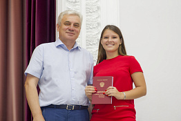 Вручение дипломов: Гуманитарный колледж (04.07.2019)