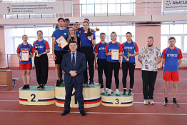 В легкоатлетическом манеже КГУФКСТ прошли соревнования, посвященные Дню защитника Отечества.