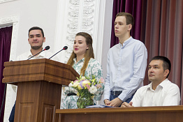 Вручение дипломов: Гуманитарный колледж (04.07.2019)