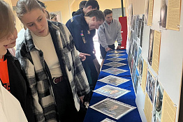 Факультет адаптивной и оздоровительной физической культуры приглашает всех желающих посетить фотовыставку «Первые в космосе», посвященную Дню космонавтики.