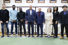 В КГУФКСТ прошла встреча ректора профессора С.М. Ахметова со студентами - активистами из числа иностранных граждан.