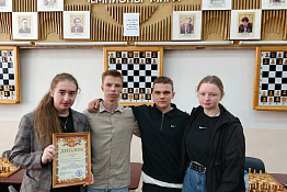 Студенты Гуманитарного колледжа КГУФКСТ - призеры открытого турнира по шахматам.