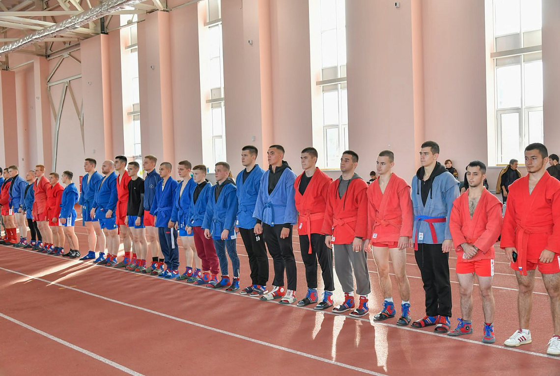 На базе КГУФКСТ прошел краевой турнир по самбо памяти профессора Шулики Ю.А.