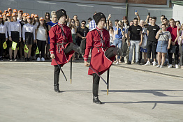 Торжественная линейка, посвящённая началу учебного года (02.09.2019)