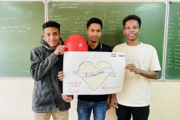 Иностранные обучающиеся нашего университета продолжают знакомиться с российскими праздниками в рамках программы социокультурной адаптации и знакомства с духовно-нравственными ценностями народов России.