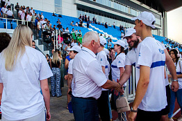 Ректор профессор С.М. Ахметов и студенты университета приняли участие в церемонии открытия стадиона «Динамо» после реконструкции.