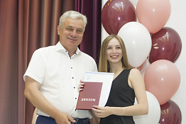 Вручение дипломов: Факультет сервиса и туризма (10.07.2019)