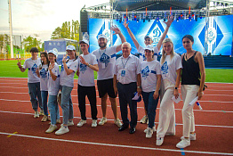 Ректор профессор С.М. Ахметов и студенты университета приняли участие в церемонии открытия стадиона «Динамо» после реконструкции.