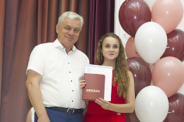 Вручение дипломов: Факультет сервиса и туризма (10.07.2019)