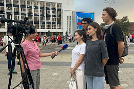 Студенты КГУФКСТ приняли участие в масштабной акции, приуроченной к празднованию Дня Государственного флага Российской Федерации.
