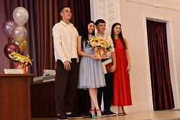 Поздравляем выпускников с окончанием Гуманитарного колледжа КГУФКСТ!