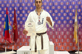 ПОЗДРАВЛЯЕМ! Студент КГУФКСТ завоевал серебро на соревнованиях по ашихара-каратэ.