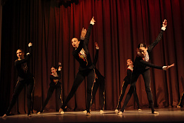 В Кубанском государственном университете физической культуры, спорта и туризма прошел праздничный новогодний концерт.