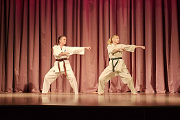 На факультете адаптивной и оздоровительной физической культуры прошел смотр художественной самодеятельности.