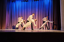 На факультете адаптивной и оздоровительной физической культуры прошел смотр художественной самодеятельности.