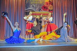 В Кубанском государственном университете физической культуры, спорта и туризма прошел праздничный концерт, посвященный Дню учителя.