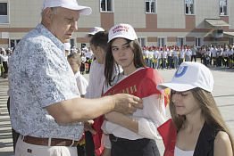 Торжественная линейка, посвящённая началу учебного года (02.09.2019)
