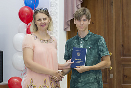 Вручение дипломов: Гуманитарный колледж (04.07.2019)