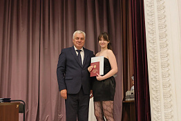 Поздравляем выпускников с окончанием Гуманитарного колледжа КГУФКСТ!