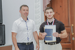 Выпускники факультета спортивного менеджмента, педагогики и психологии торжественно отпраздновали вручение дипломов.