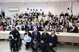 Поздравляем выпускников заочной формы обучения, факультета адаптивной и оздоровительной физической культуры 2026 года!