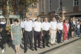 Торжественная линейка, посвящённая началу учебного года (02.09.2019)