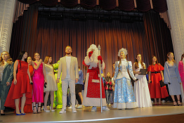 В Кубанском государственном университете физической культуры, спорта и туризма прошел праздничный новогодний концерт.