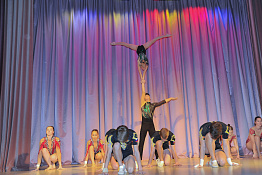 В Кубанском государственном университете физической культуры, спорта и туризма прошел праздничный новогодний концерт.