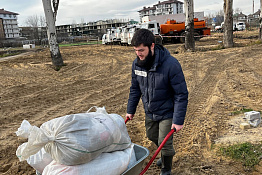 Волонтеры КГУФКСТ продолжают работу в ликвидации последствий чрезвычайной ситуации на Черноморском побережье Краснодарского края.