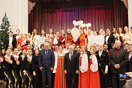 В Кубанском государственном университете физической культуры, спорта и туризма прошел праздничный новогодний концерт.