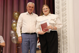 Поздравляем выпускников социально-гуманитарного факультета 2025!