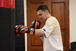 В КГУФКСТ состоялись соревнования по силе удара, посвященные Году защитника Отечества.